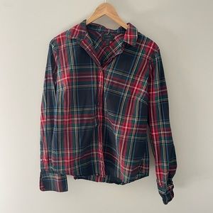 J Crew Women’s Perfect Button Up Shirt!